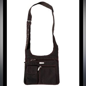 Like new Baggalini Messenger Jetsetter slim Crossbody